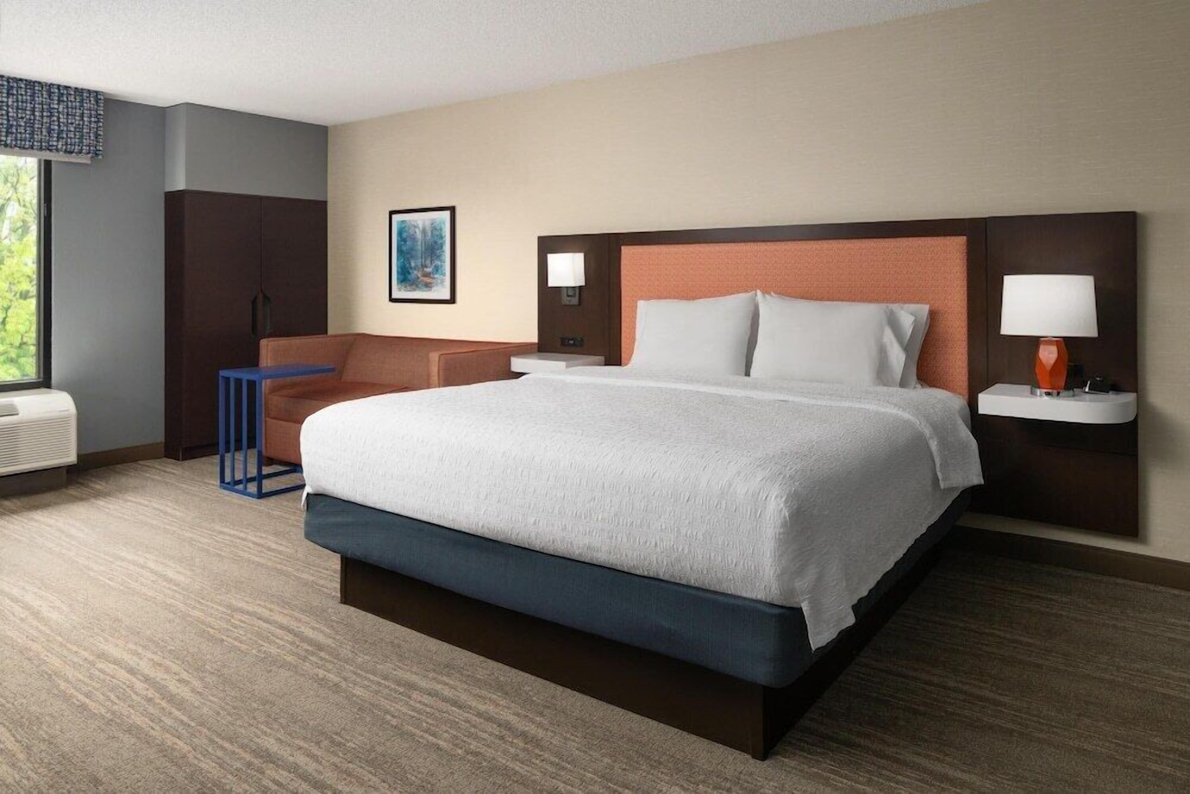 Desk, iron/ironing board, free WiFi, alarm clocks