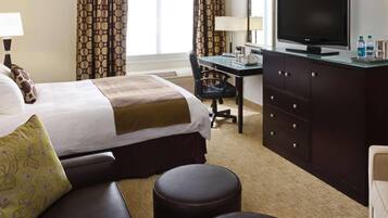 Egyptian cotton sheets, premium bedding, in-room safe, desk