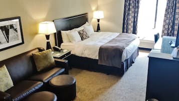 Egyptian cotton sheets, premium bedding, in-room safe, desk