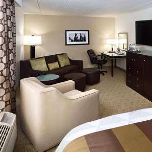 Executive Room, 1 Queen Bed, Non Smoking (Plus) | Premium bedding, pillowtop beds, in-room safe, desk