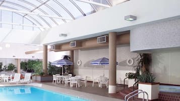 Indoor pool, sun loungers
