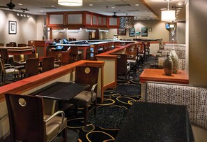 Breakfast, lunch and dinner served - Radisson Hotel Bismarck (Bismarck)