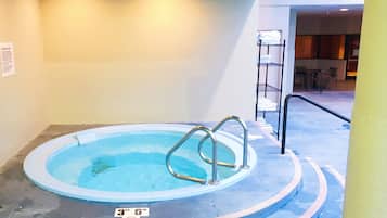 Indoor spa tub