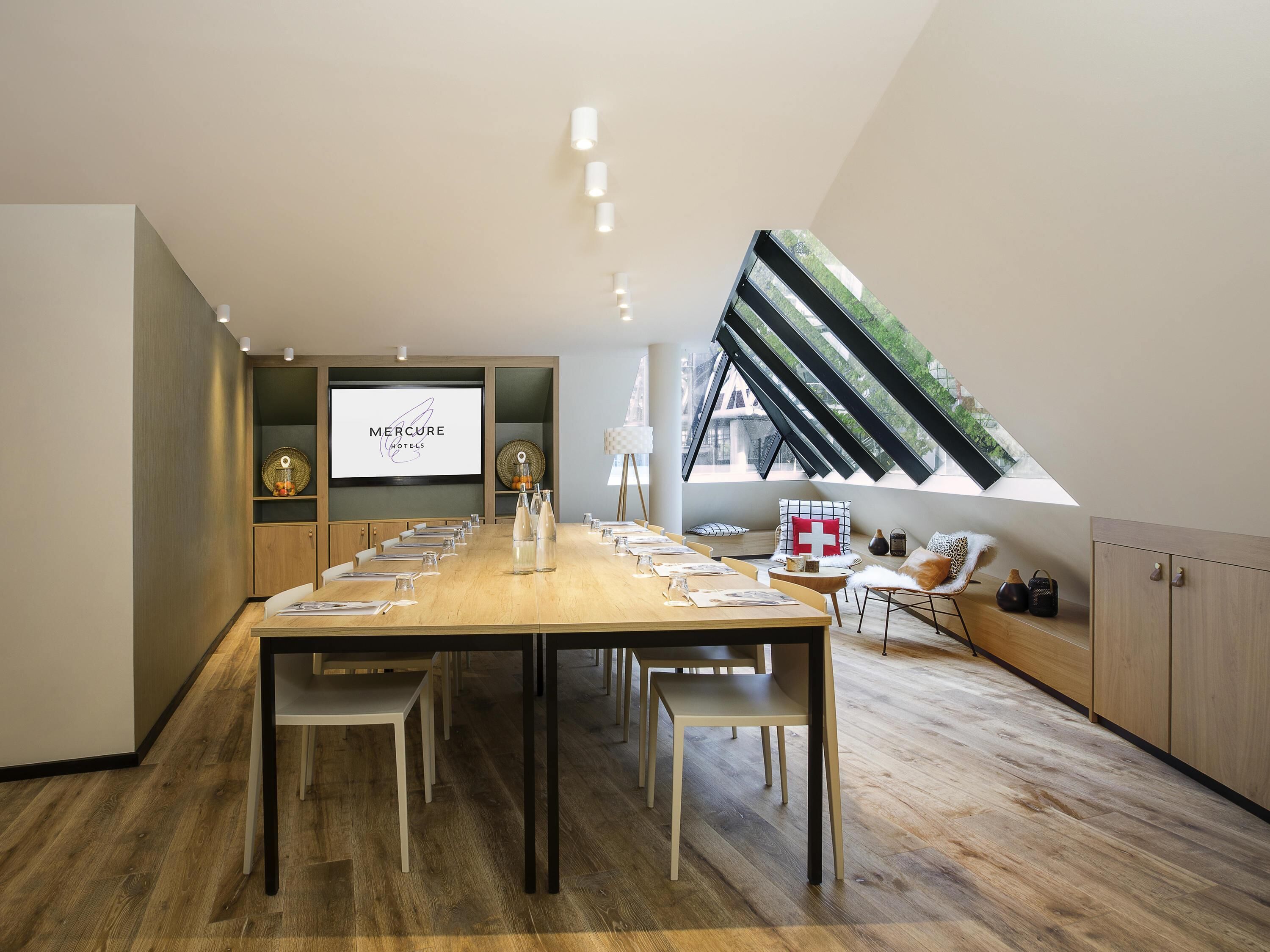 Meeting facility