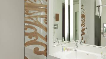 Ducha y bañera combinadas y artículos de higiene personal ecológicos