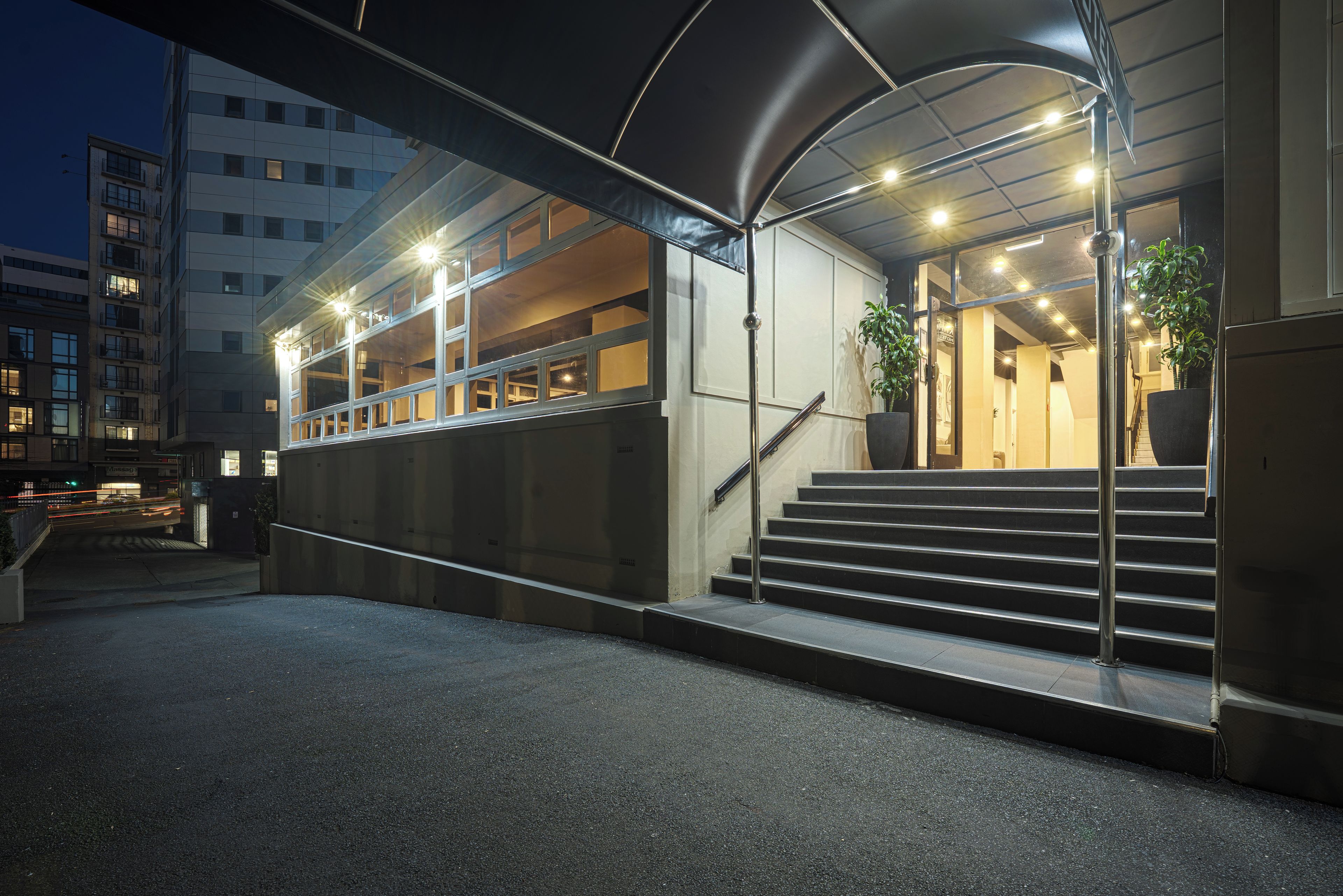 Photo - Kiwi International Hotel