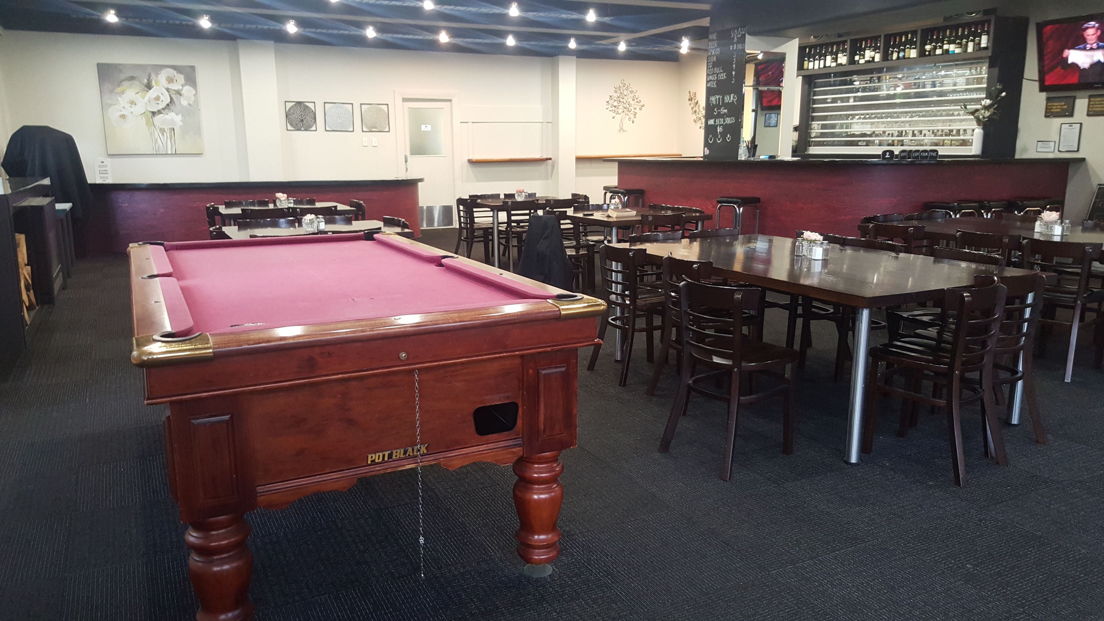 Photo - Kiwi International Hotel