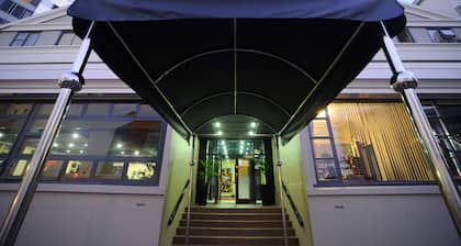 Kiwi International Hotel