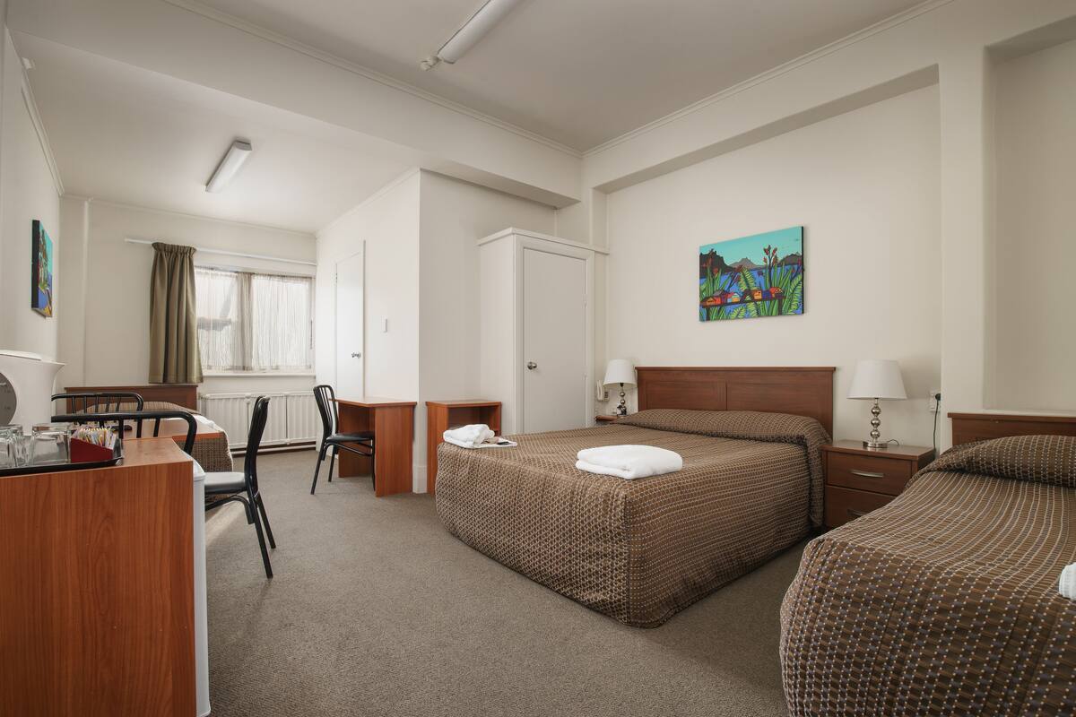 Family Room | In-room safe, desk, iron/ironing board (on request), WiFi (free)