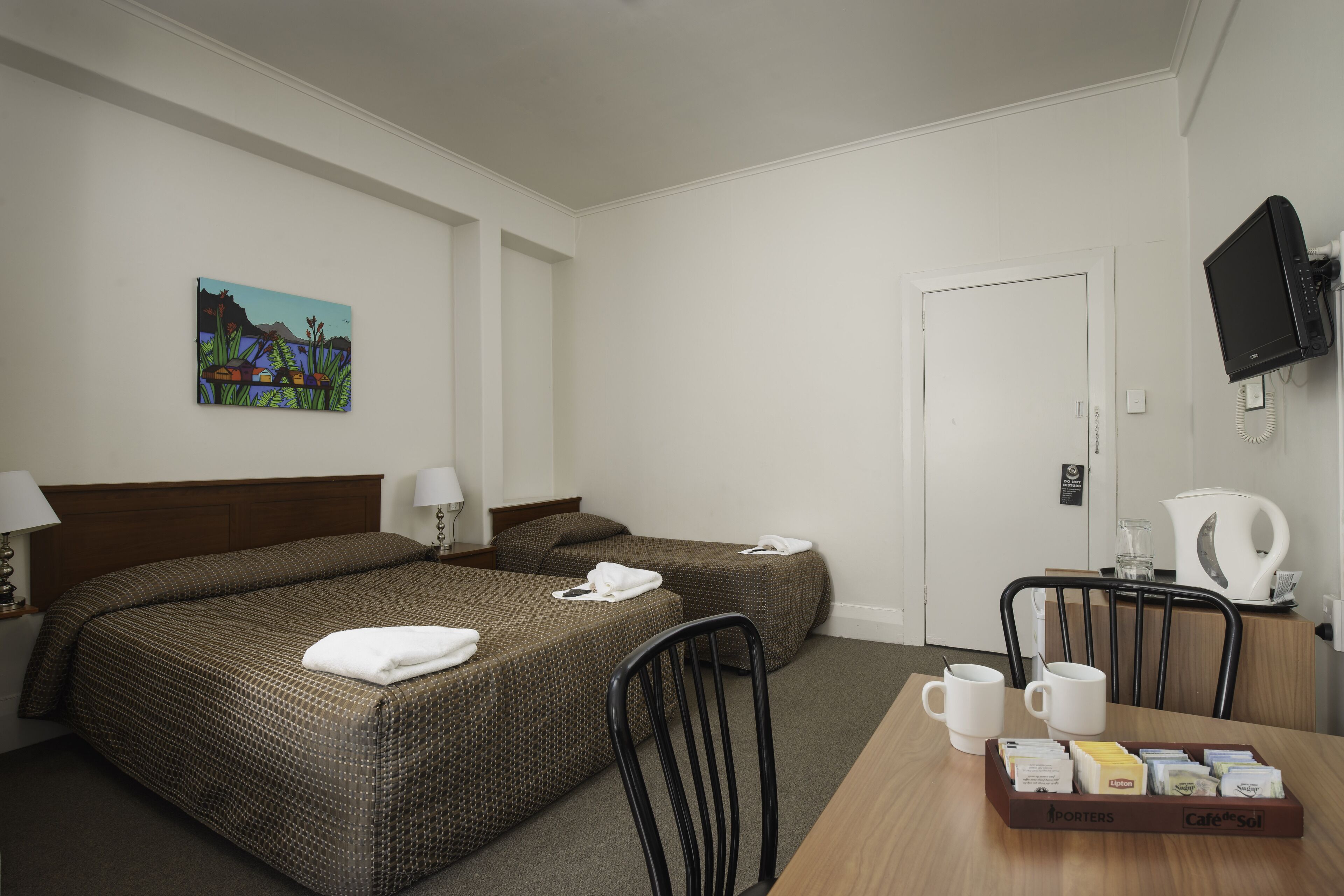 Photo - Kiwi International Hotel