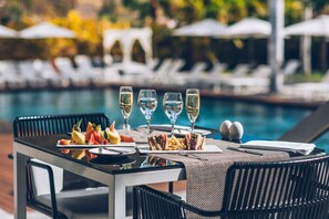 4 restaurants; breakfast, lunch and dinner served  - Iberostar Heritage Grand Mencey (Santa Cruz de Tenerife)