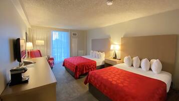 Phòng, 2 giường cỡ queen, quang cảnh thành phố (Main Building) | 1 phòng ngủ, bộ đồ giường cao cấp, két bảo mật tại phòng