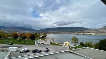 Phòng, 2 giường cỡ queen | Quang cảnh từ phòng