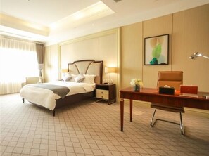 Suite Executive | Postazione laptop, Wi-Fi gratuito, lenzuola