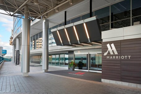 Toronto Marriott City Centre Hotel - Image 10
