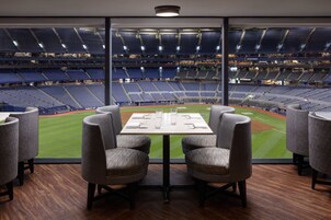 Breakfast, lunch, dinner served; American cuisine 