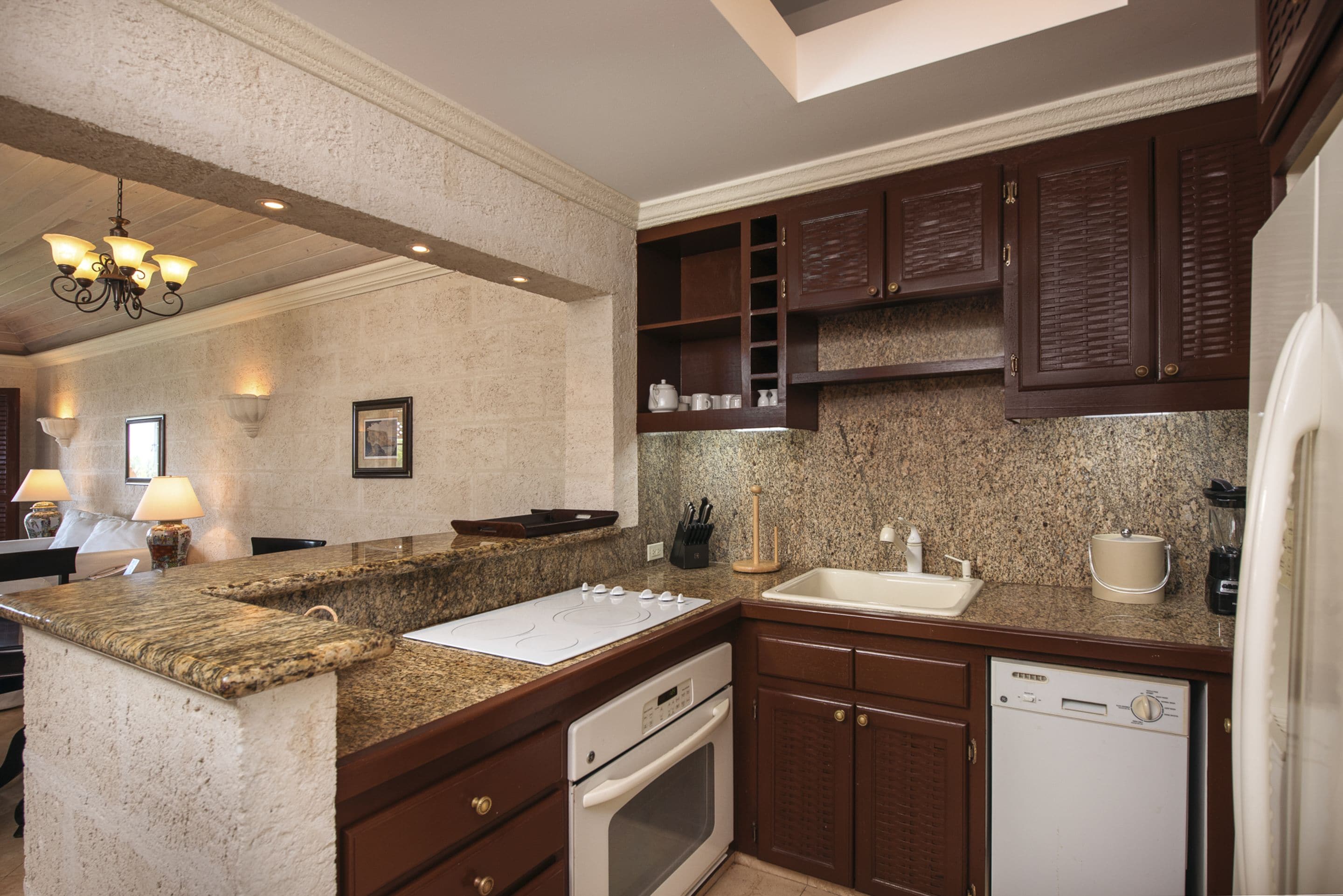 suite, 1 bedroom, balcony, ocean view, plunge pool | private kitchen | full-sized fridge, microwave, cookware/dishes/utensils