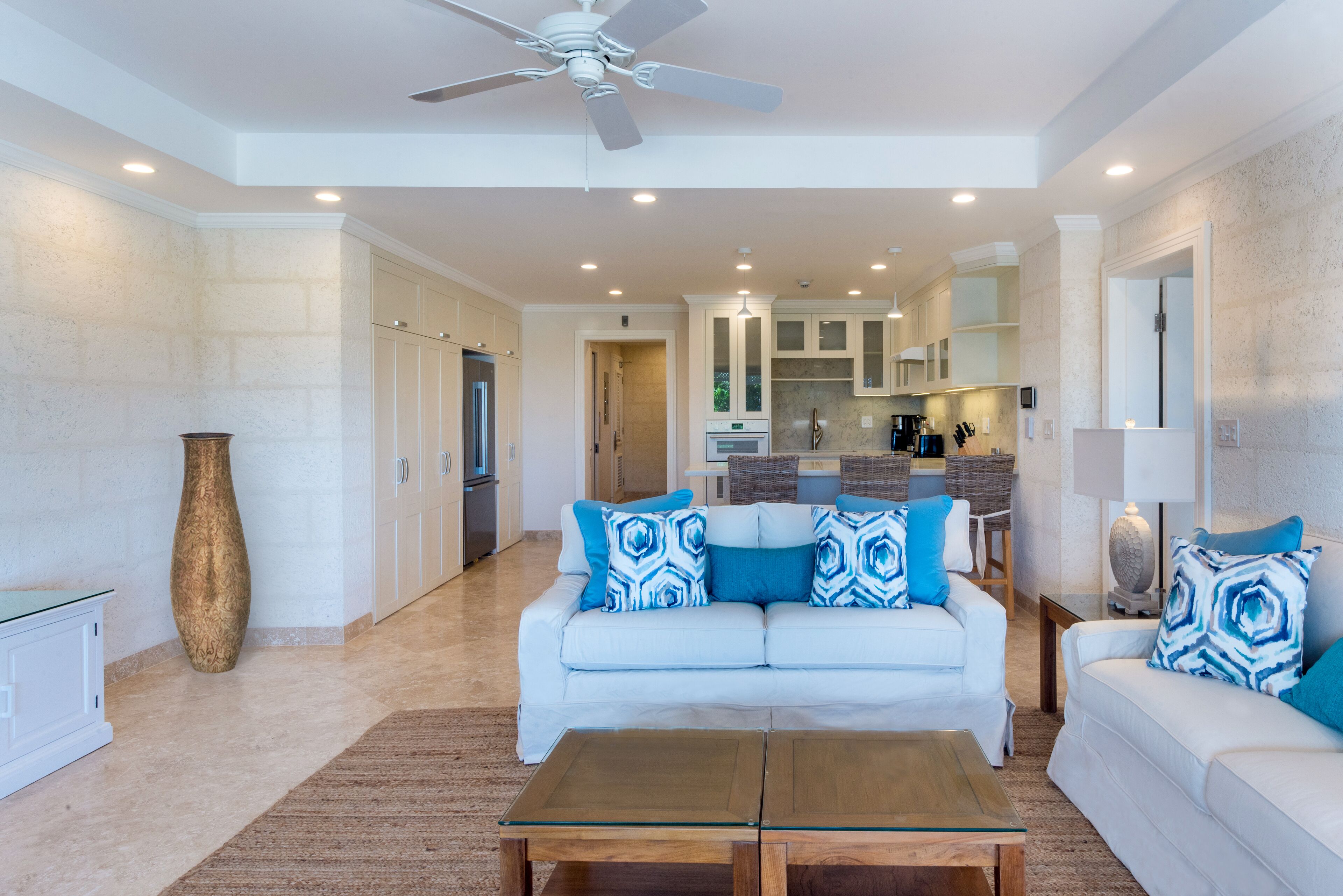 luxury suite, ocean view | private kitchen | full-sized fridge, microwave, cookware/dishes/utensils