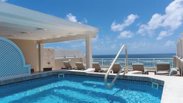 5 outdoor pools, open 8:00 AM to 10:00 PM, pool umbrellas