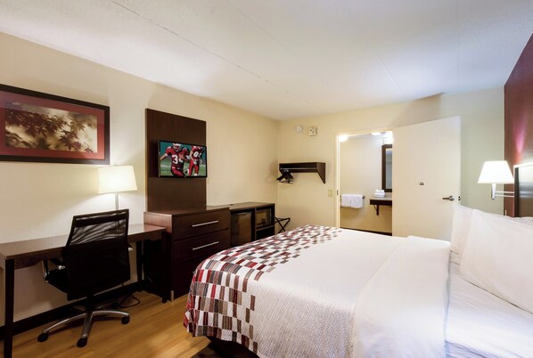 Habitación superior, 1 cama King size, con acceso para personas discapacitadas (Smoke Free) | Cortinas blackout, cunas gratuitas, wifi gratis y ropa de cama 