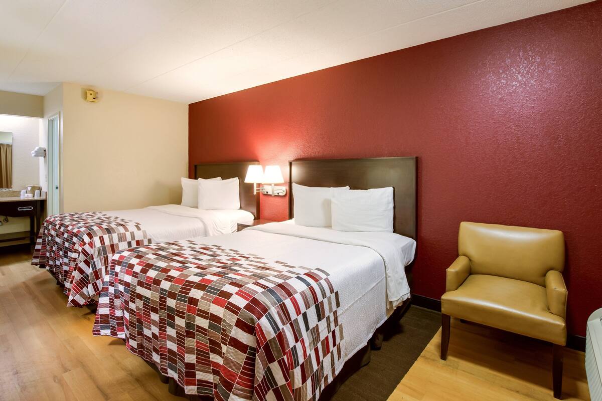Standard Room, 2 Double Beds (Smoke Free) | Blackout curtains, free cots/infant beds, free WiFi, bed sheets
