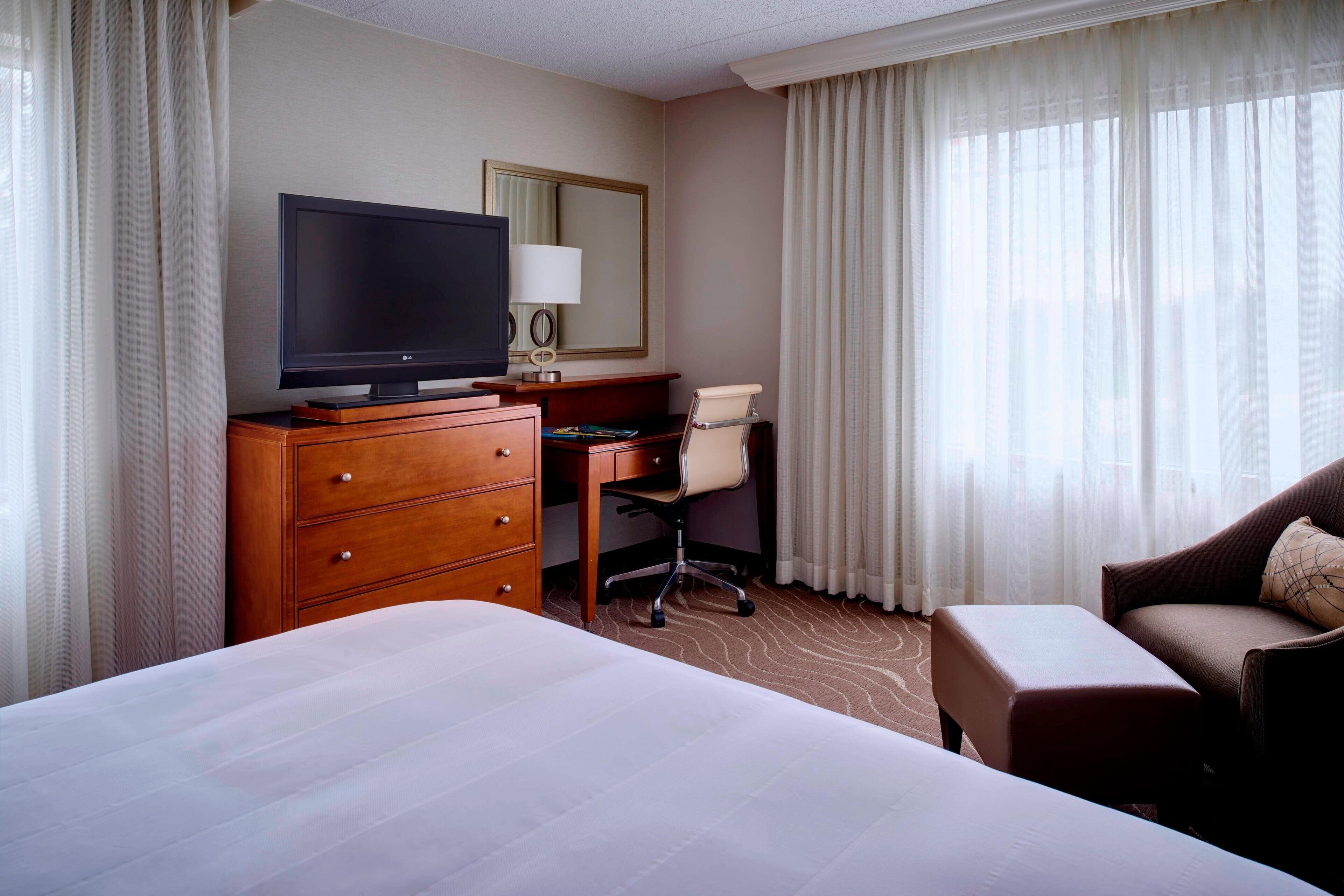 Egyptian cotton sheets, premium bedding, down comforters, pillowtop beds