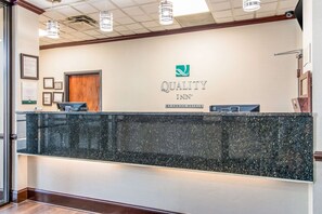 Lobby - Quality Inn Suwanee I-85 (Suwanee)