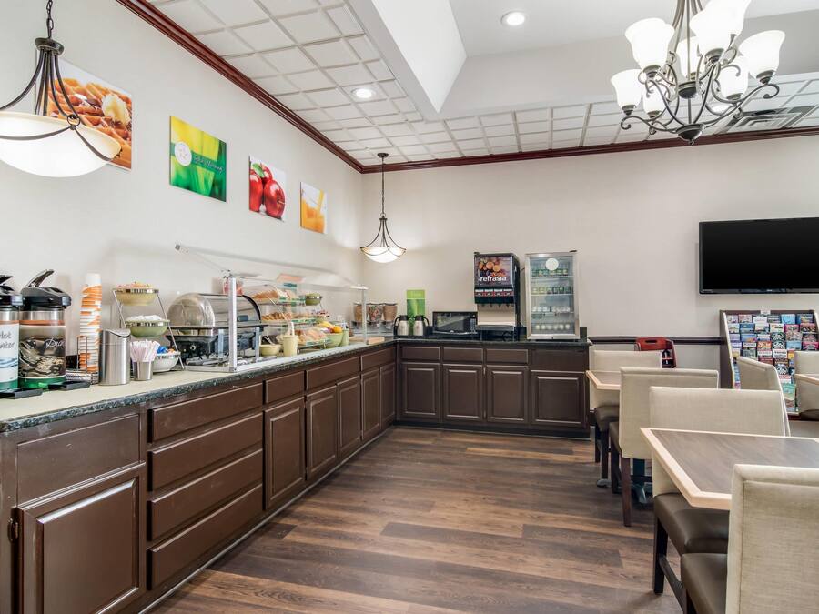 Petit déjeuner buffet compris