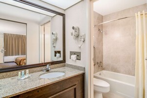 Bañera con ducha, cabezal de ducha tipo lluvia