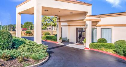 Quality Inn Suwanee I-85