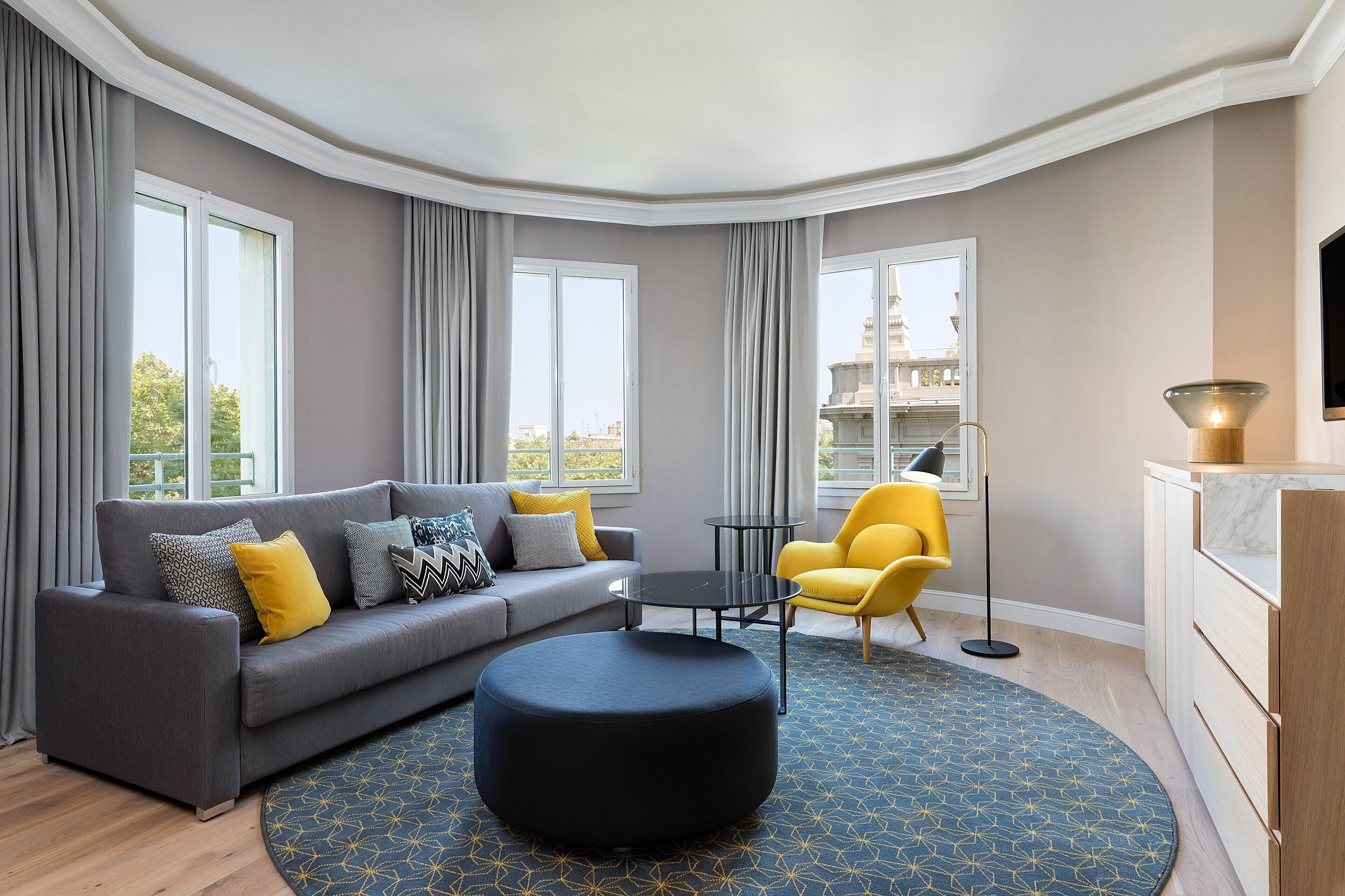 suite, 1 bedroom, city view, corner | 1 bedroom, hypo-allergenic bedding, minibar, in-room safe