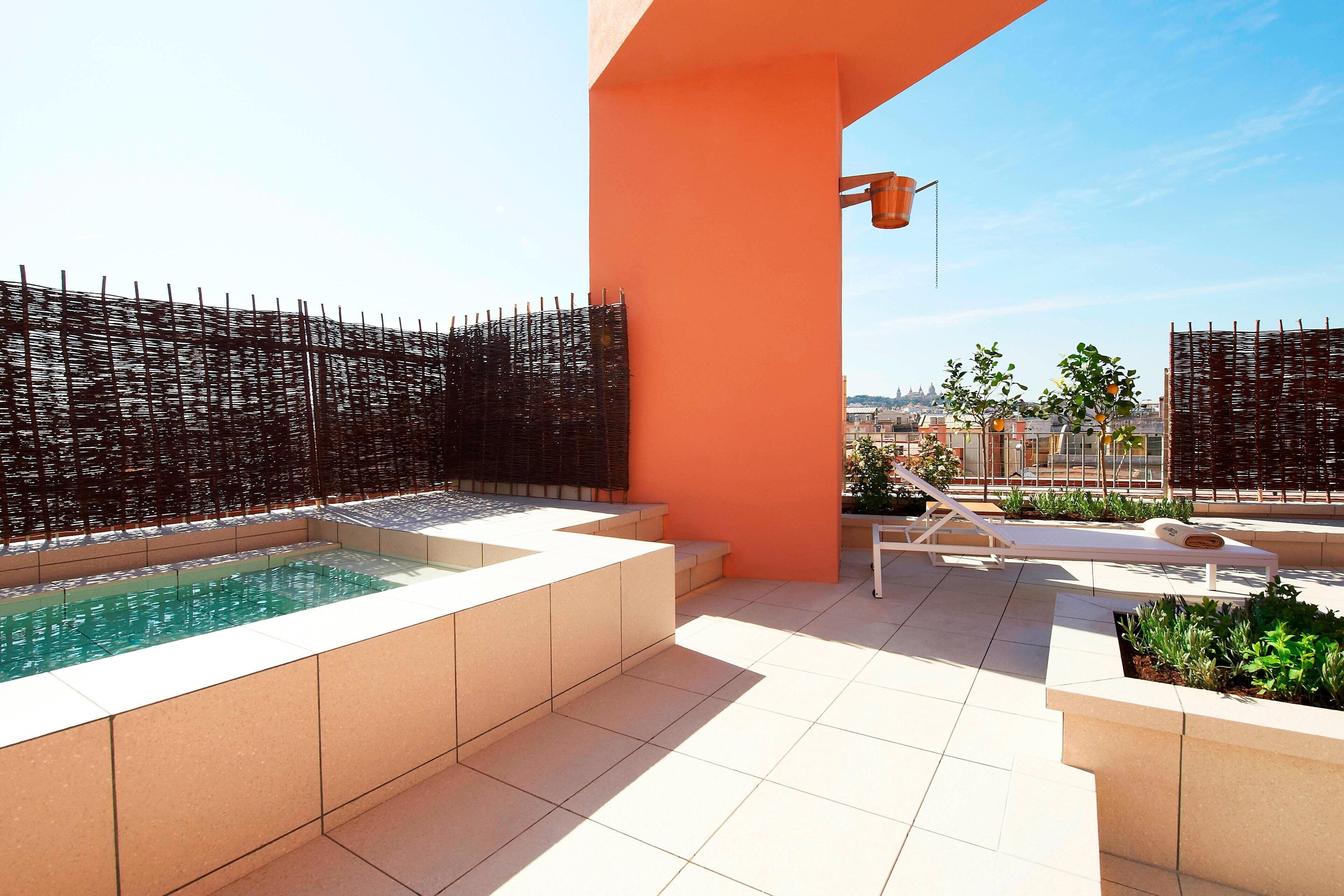 couples treatment room(s), steam room, body treatments