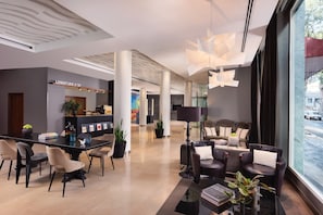 2 bares o lounges, bar de cocteles