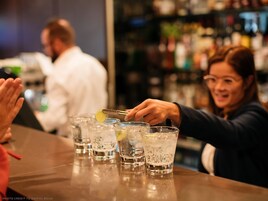 酒吧（店内）