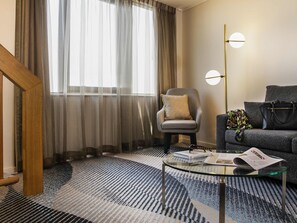Deluxe Room, 1 King Bed (Spa) | In-room safe, desk, iron/ironing board, free WiFi - Novotel Sydney Parramatta (Parramatta)