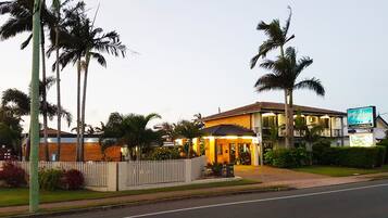 Façade de l’hébergement - soirée/nuit