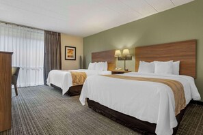 Hypo-allergenic bedding, in-room safe, individually decorated - Quality Inn & Suites NRG Park - Medical Center (Houston)