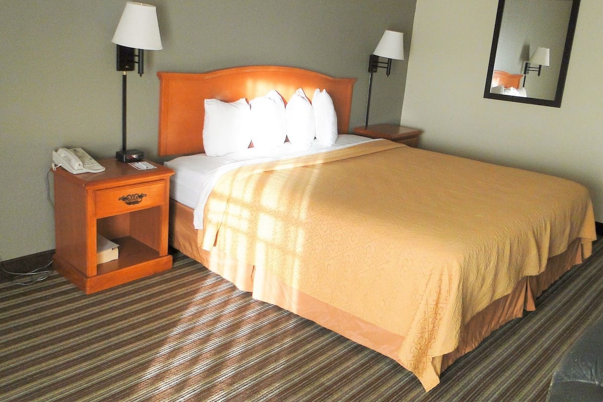 Hypo-allergenic bedding, in-room safe, individually decorated