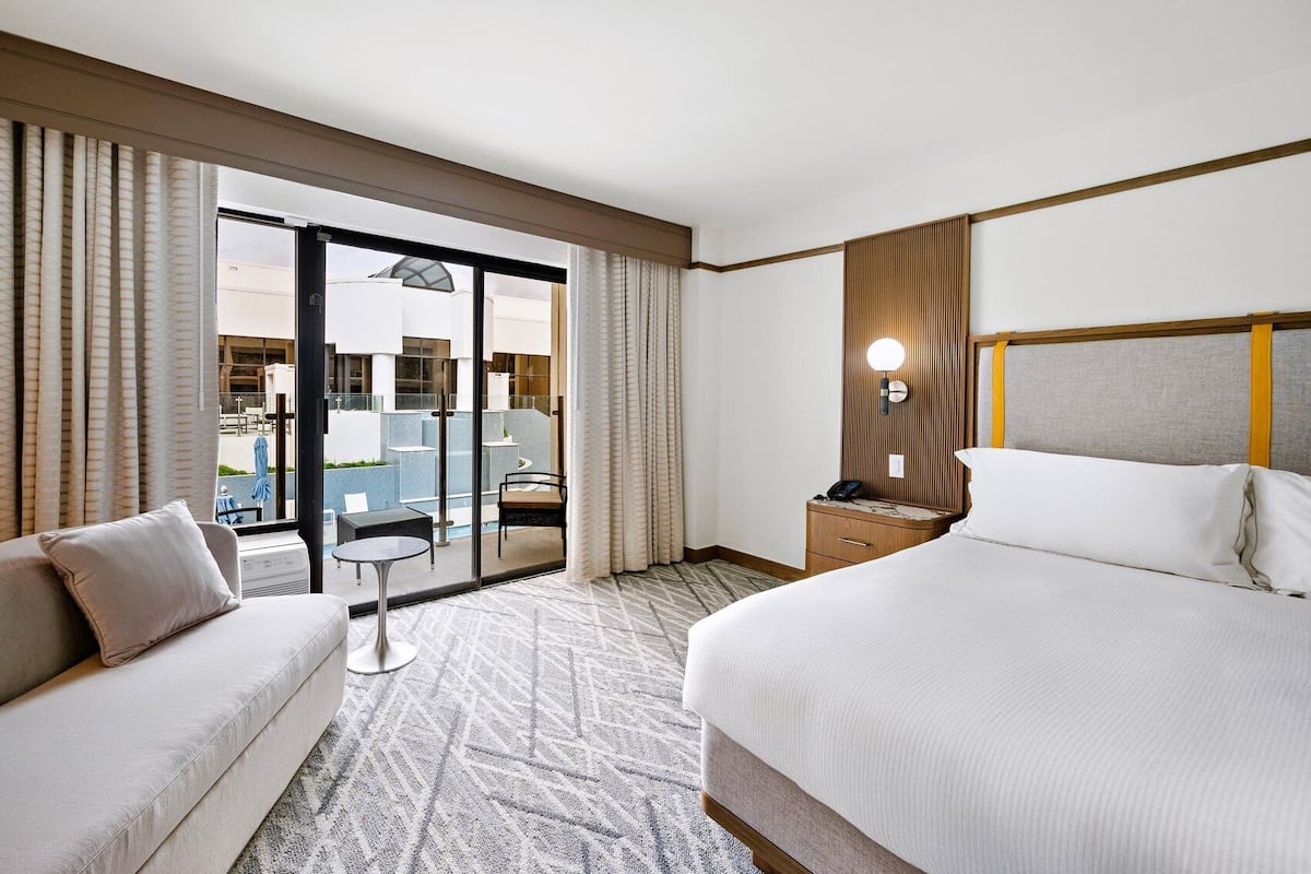 Egyptian cotton sheets, premium bedding, down comforters, pillowtop beds