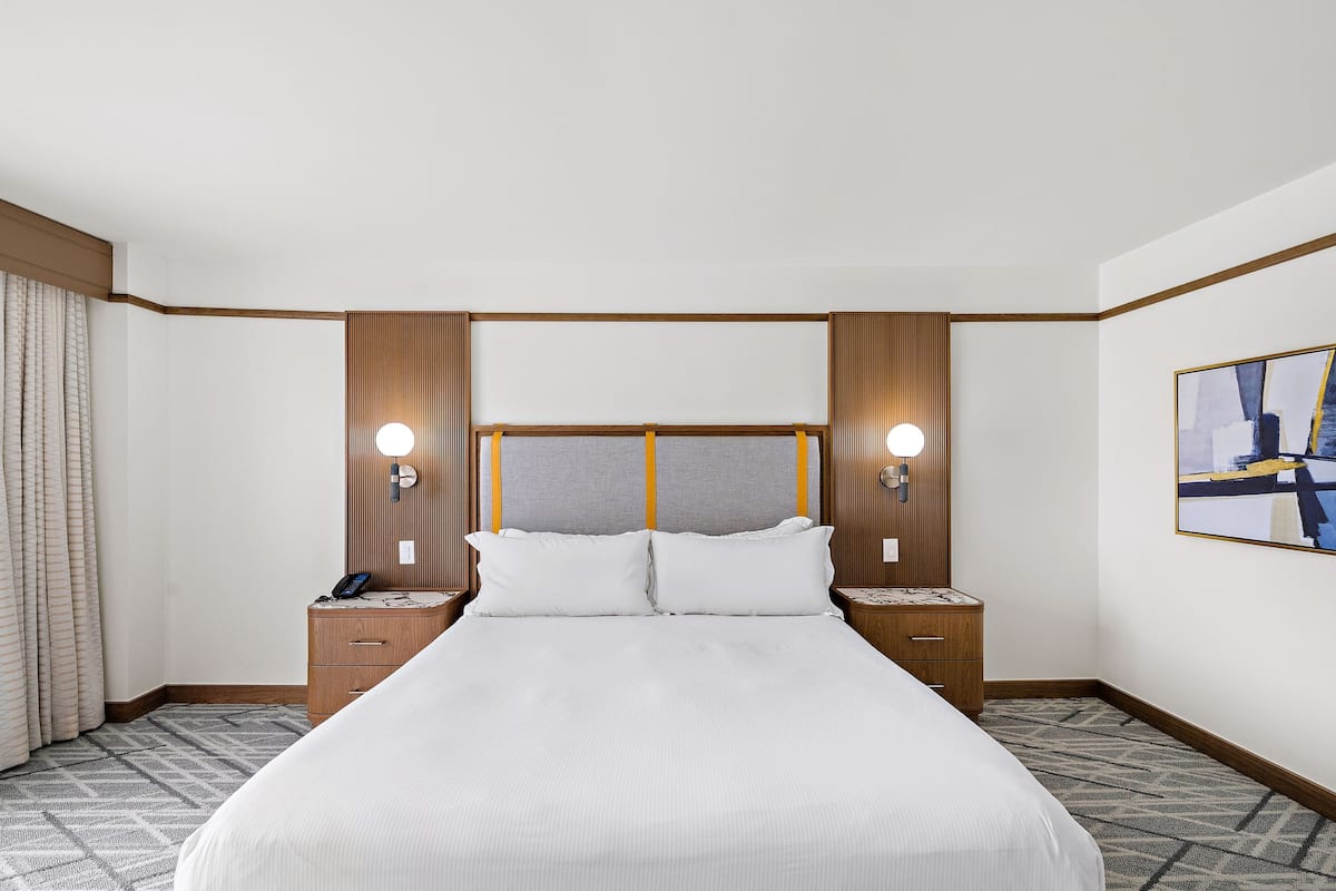 Egyptian cotton sheets, premium bedding, down comforters, pillowtop beds