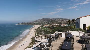 5 restaurants; breakfast, lunch and dinner served