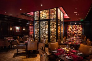 5 restaurants, breakfast served