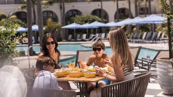 2 outdoor pools