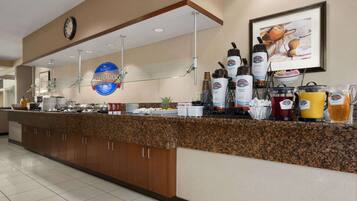 Free buffet breakfast on weekdays