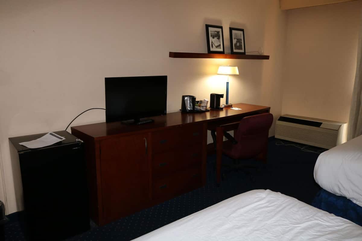 Premium bedding, down comforters, pillowtop beds, in-room safe