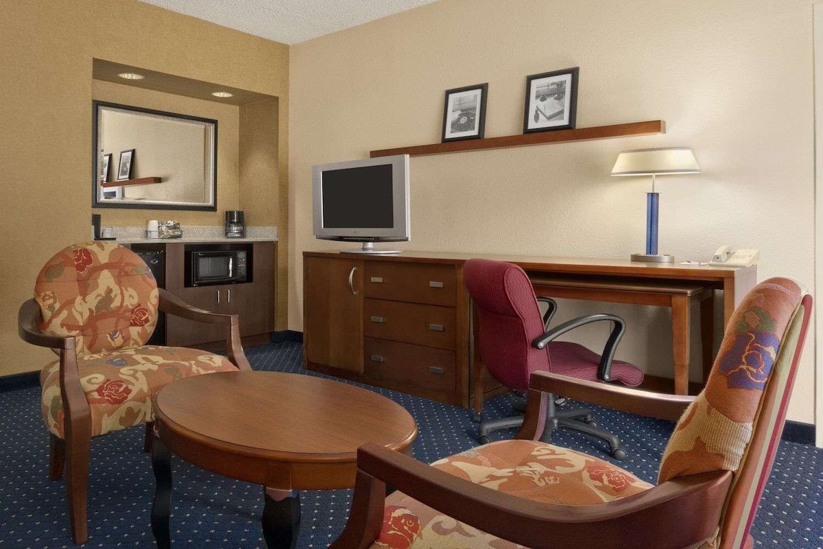 Suite estudio, 2 camas dobles, no fumadores | Ropa de cama de alta calidad y edredones de plumas