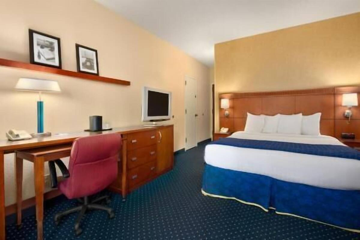 Premium bedding, down comforters, pillowtop beds, in-room safe