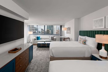 Hypo-allergenic bedding, down comforters, pillowtop beds, in-room safe at The Royal Sonesta Chicago Downtown