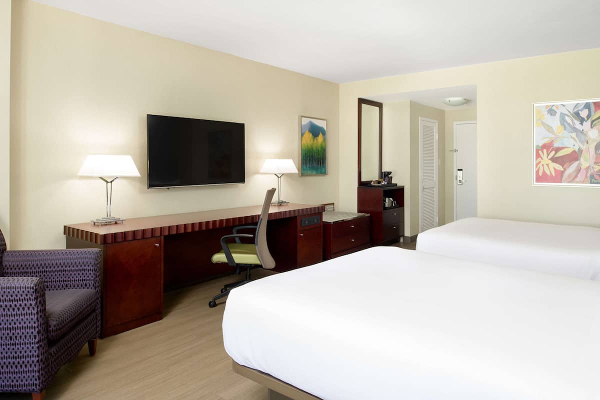 1 bedroom, premium bedding, pillow-top beds, in-room safe