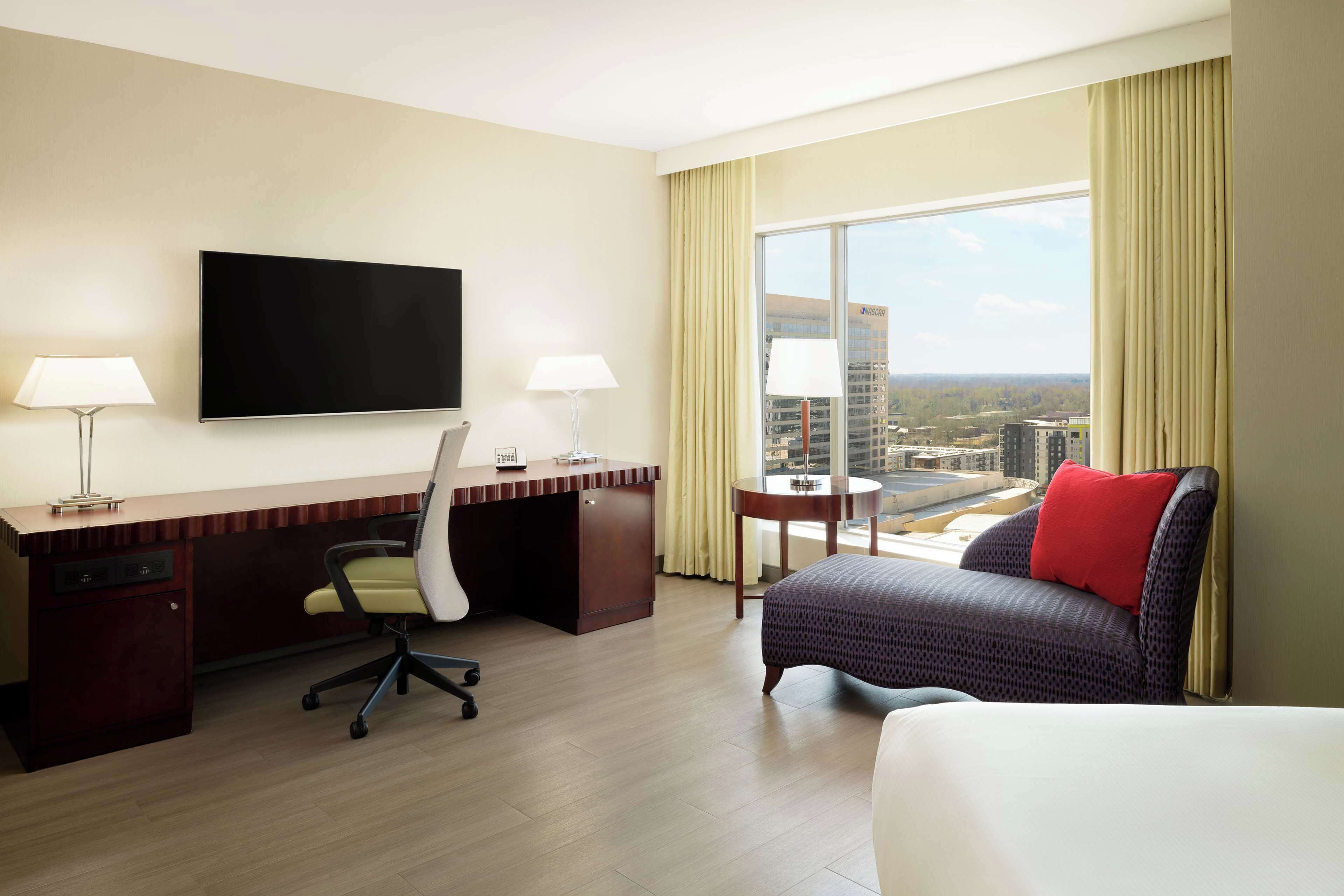 king room, room | 1 bedroom, premium bedding, pillow-top beds, in-room safe